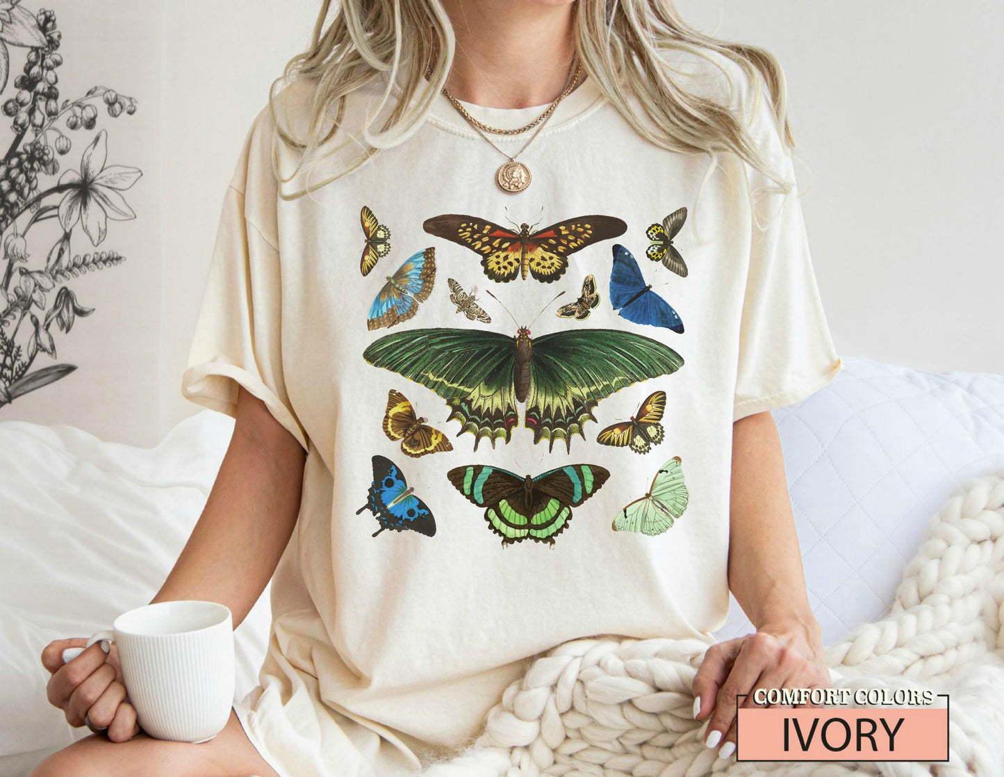 Vintage Butterfly Sweatshirt: Retro Nature Inspired Women Tee