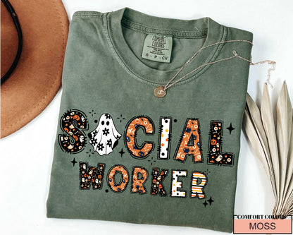 Halloween Social Worker T-Shirt: Spooky Ghost & Pumpkin Design