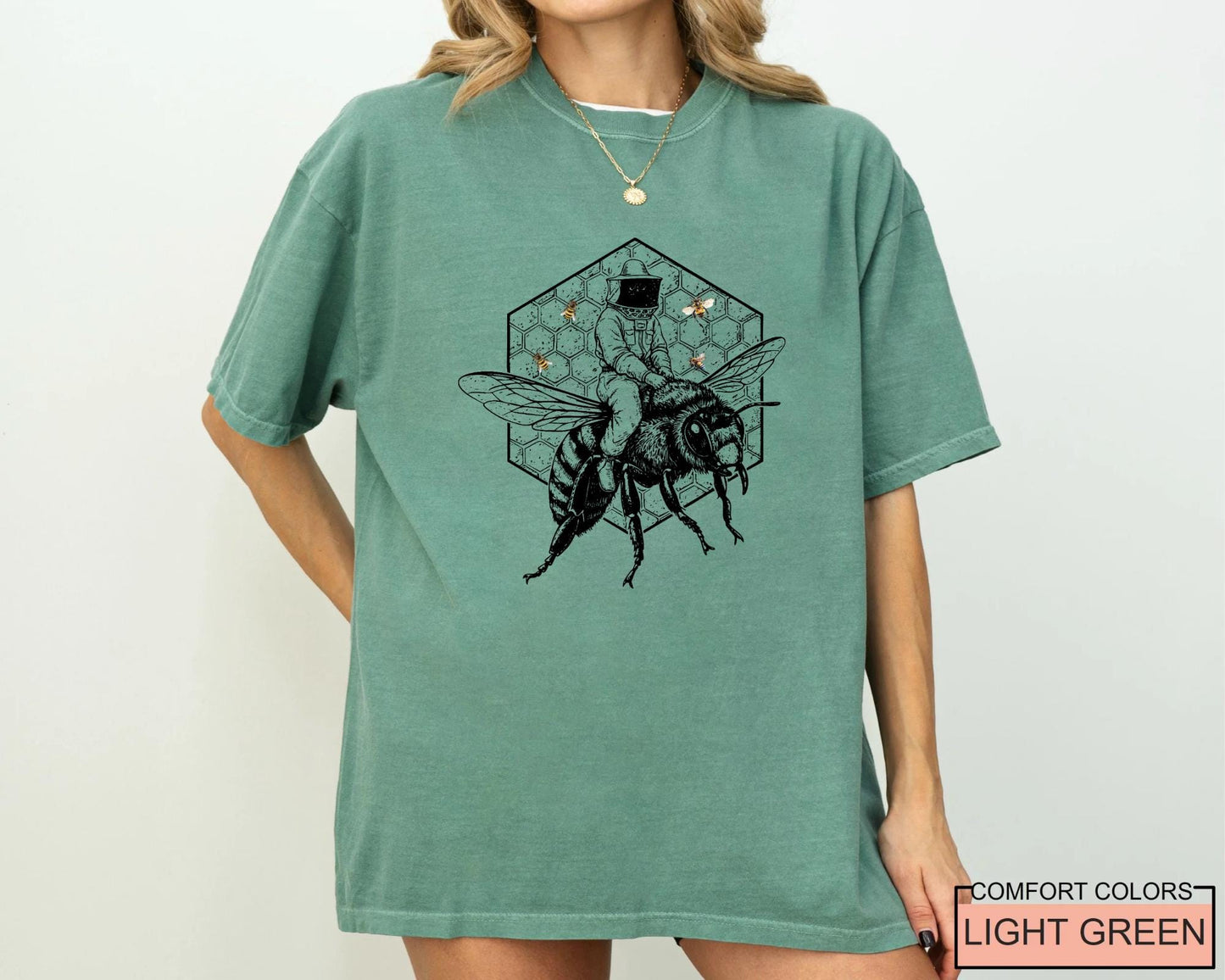 Funny Beekeeper Riding Bee T-Shirt - Honeycomb Apiculture Gift